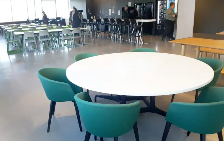 MMM-Group_cafeteria2