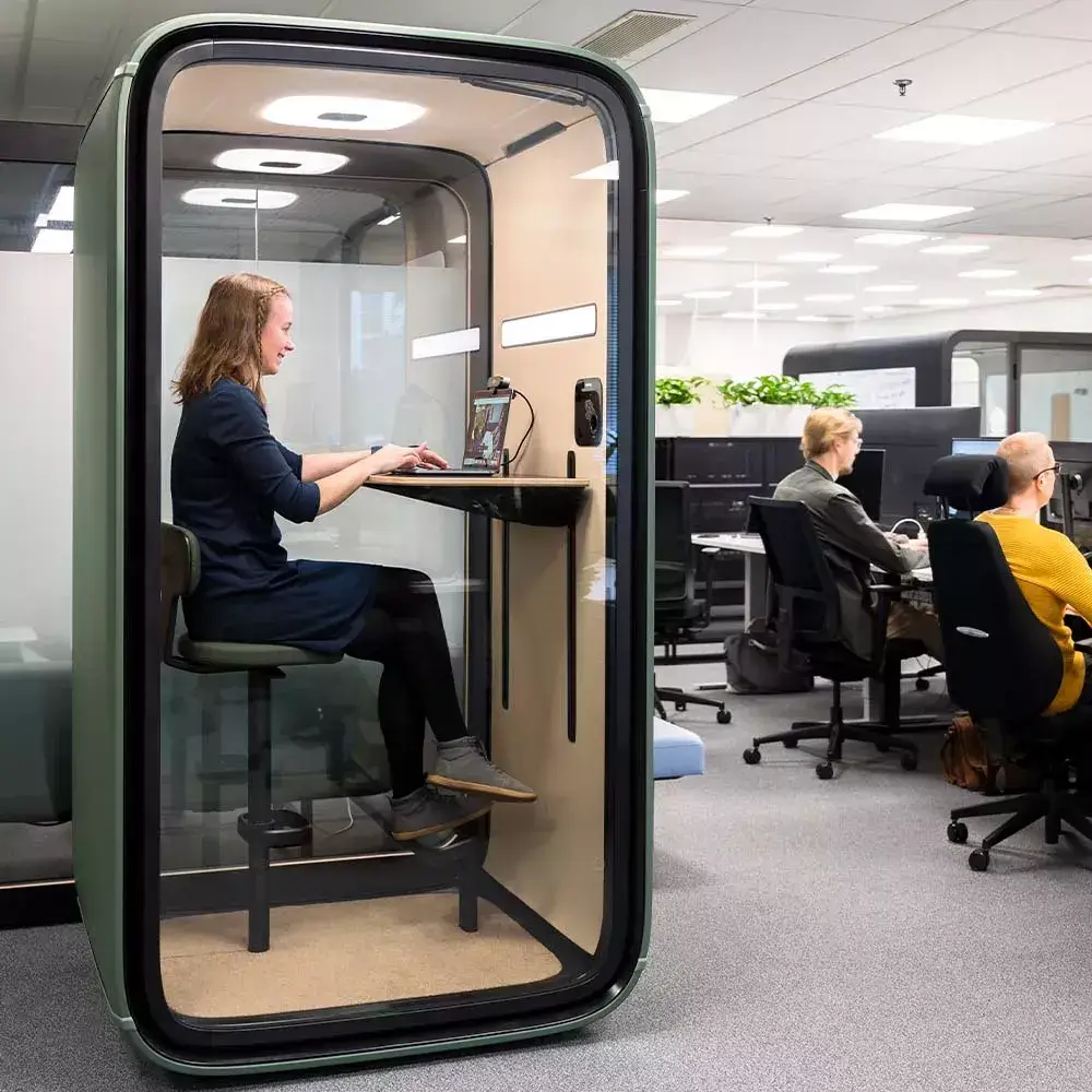 framery-one-logitech-video-call