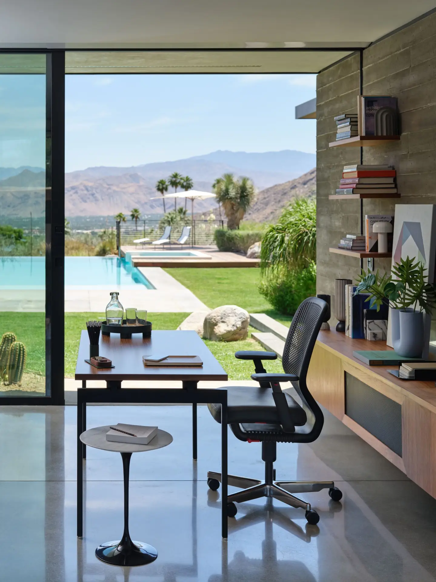 knoll_newson_task_chair_environmental_03